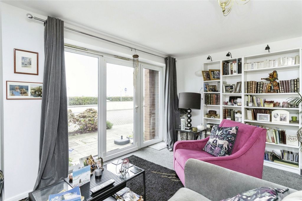 Property photo 3 of 18 Picture No. 13