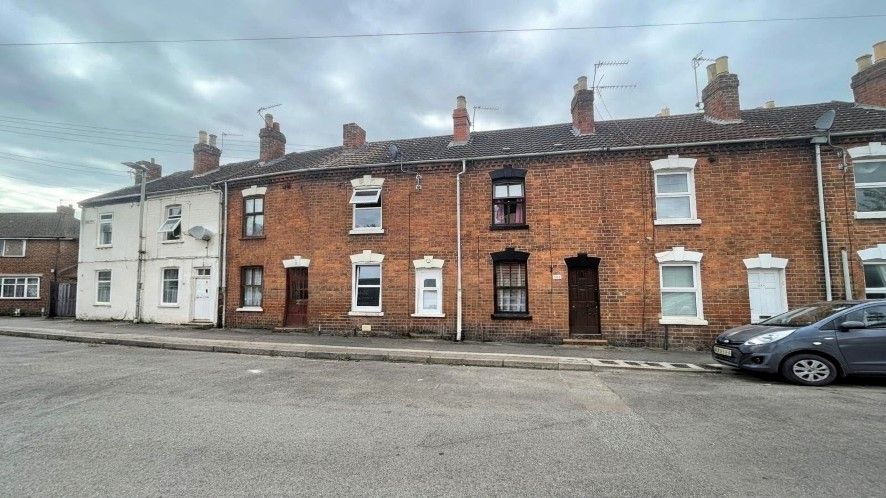 Property photo 1 of 2