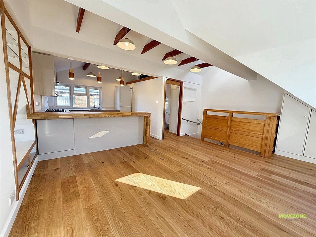 Property photo 2 of 9 4F06E294-F2E1-4852-913c-6De66Af5d6Fd.Jpg