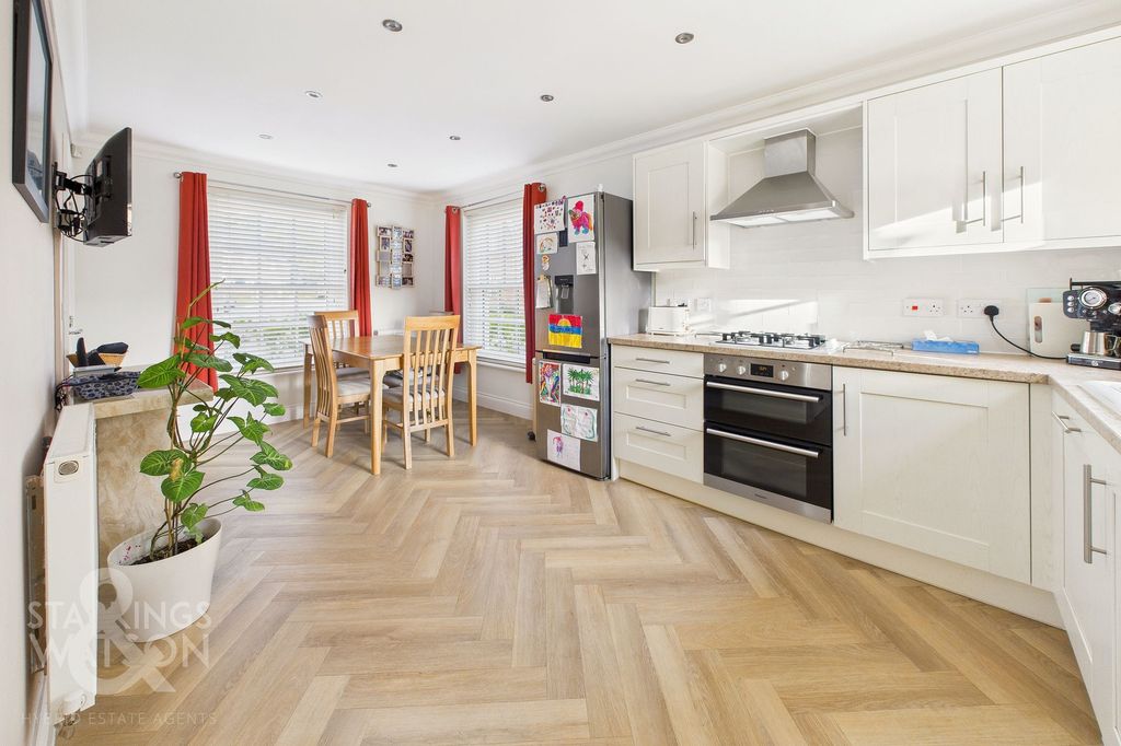 Property photo 3 of 22