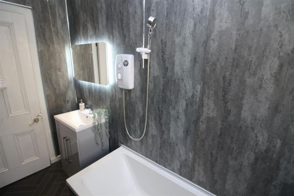 Additional image 17 of 3 bed flat for saleCaddlehill Street, Greenock PA16