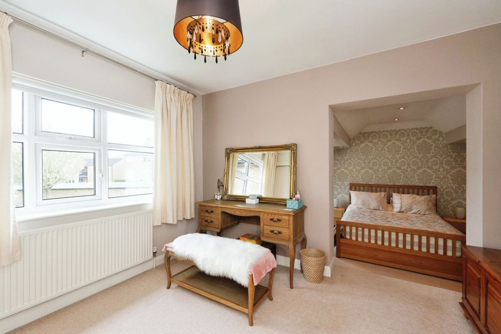 Property photo 3 of 23