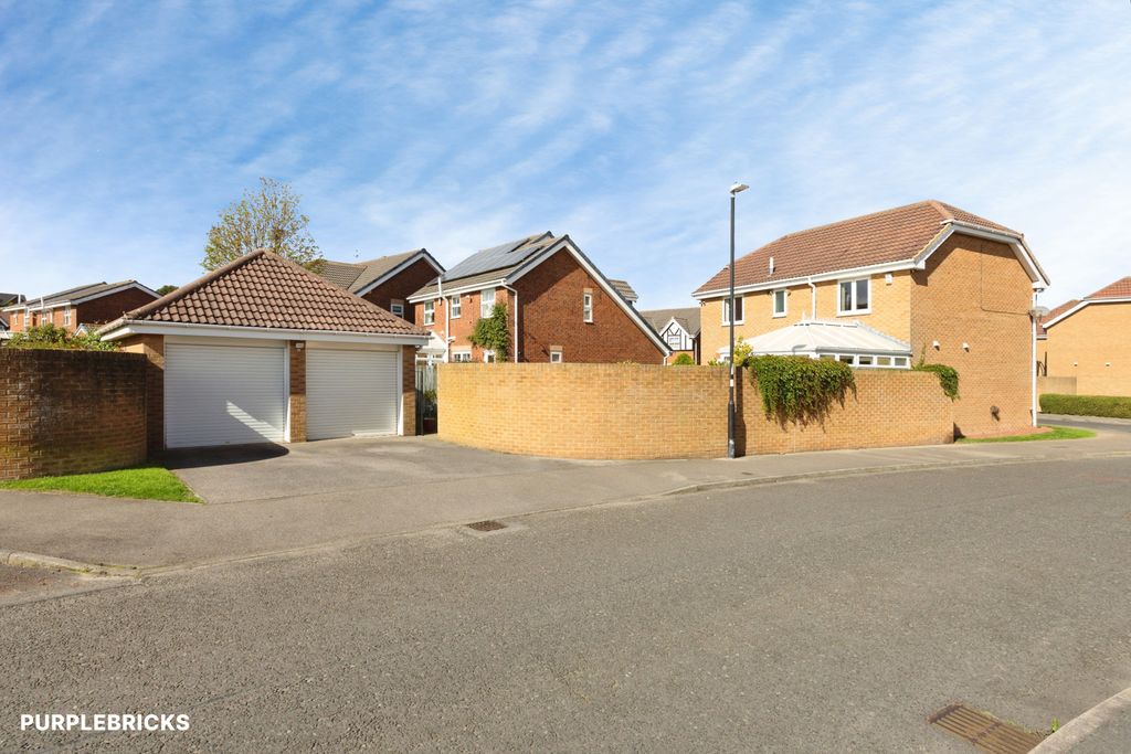 Property photo 2 of 27