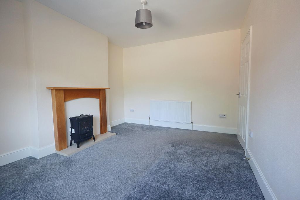 Property photo 3 of 17 Living Room