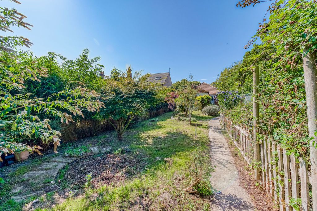 Property photo 2 of 21