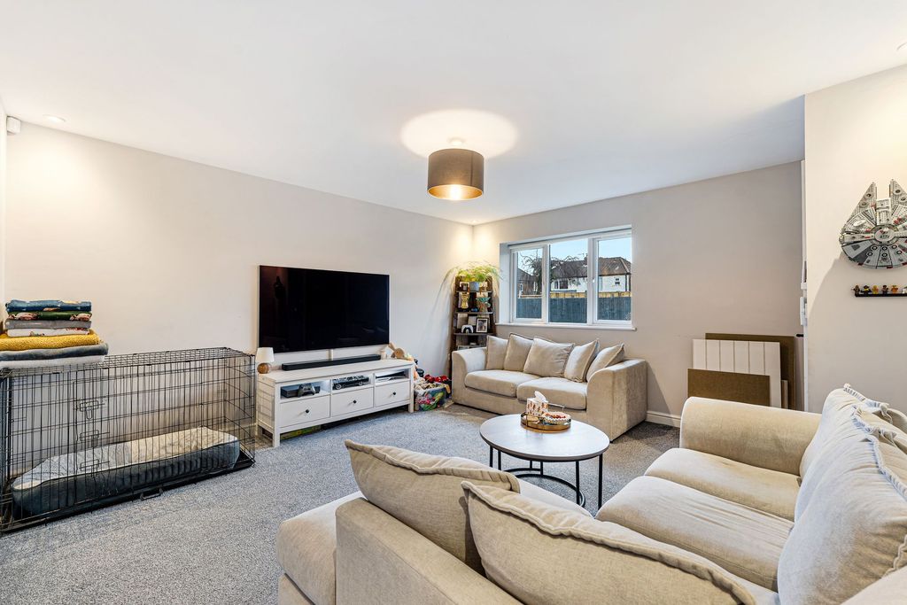 Property photo 2 of 21