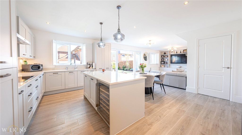 Property photo 3 of 42 Picture No. 14