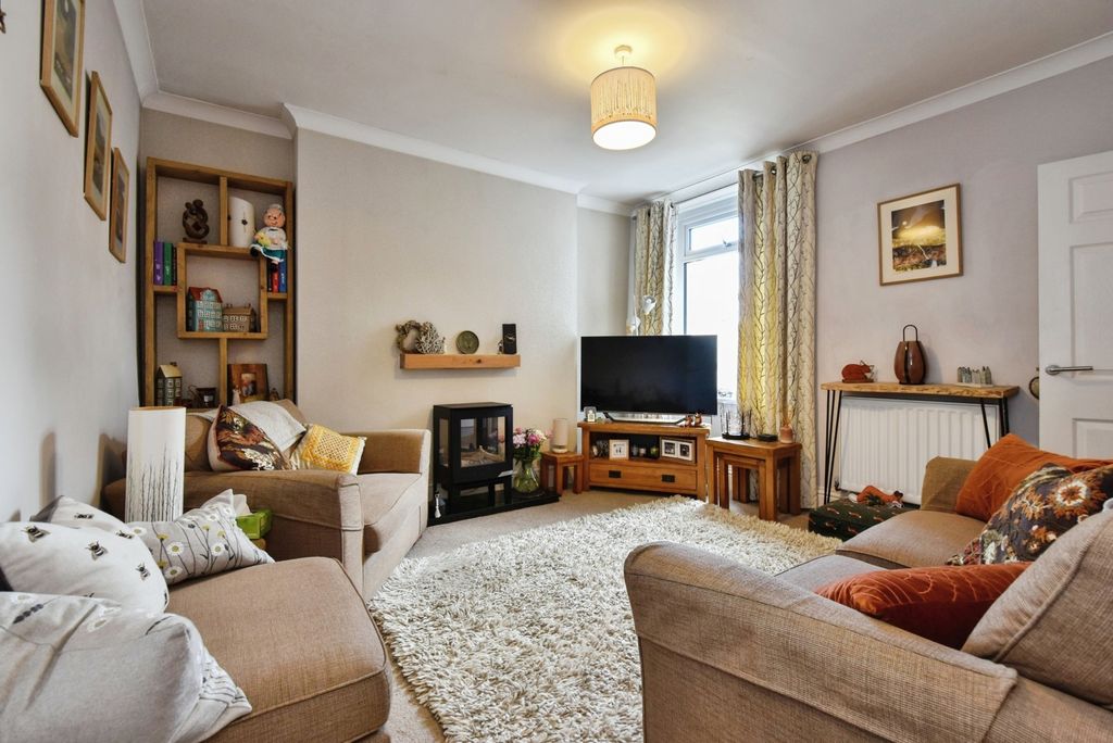Property photo 2 of 20 Pbox-Img.Jpg
