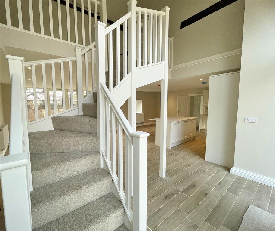 Property photo 3 of 27 Entrance Strairs