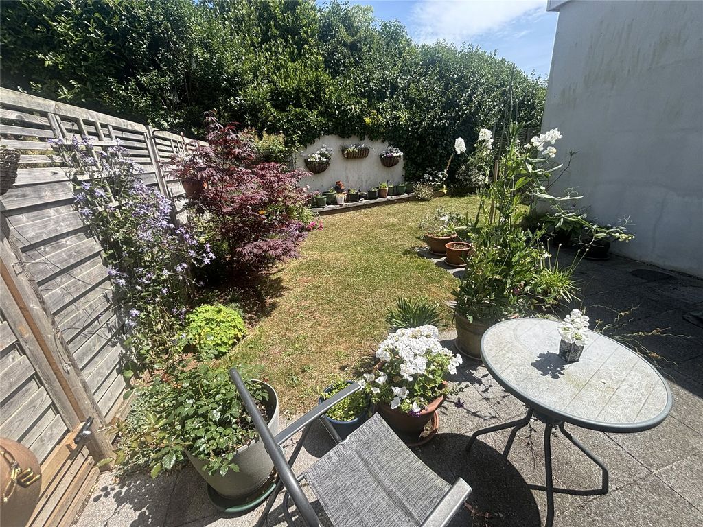 Property photo 2 of 23 Picture No. 30
