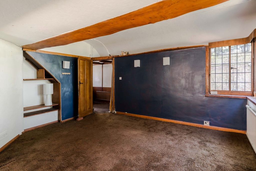 Property photo 3 of 33