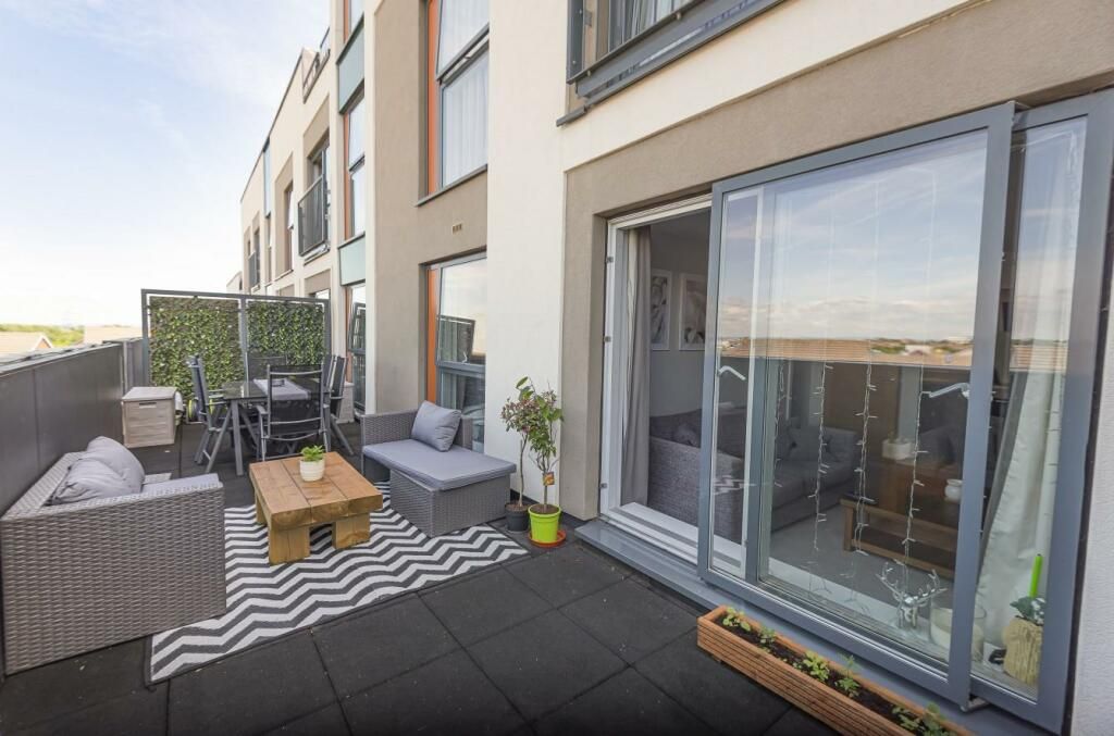 Property photo 2 of 18