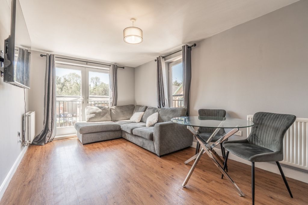 Property photo 2 of 12 5081943