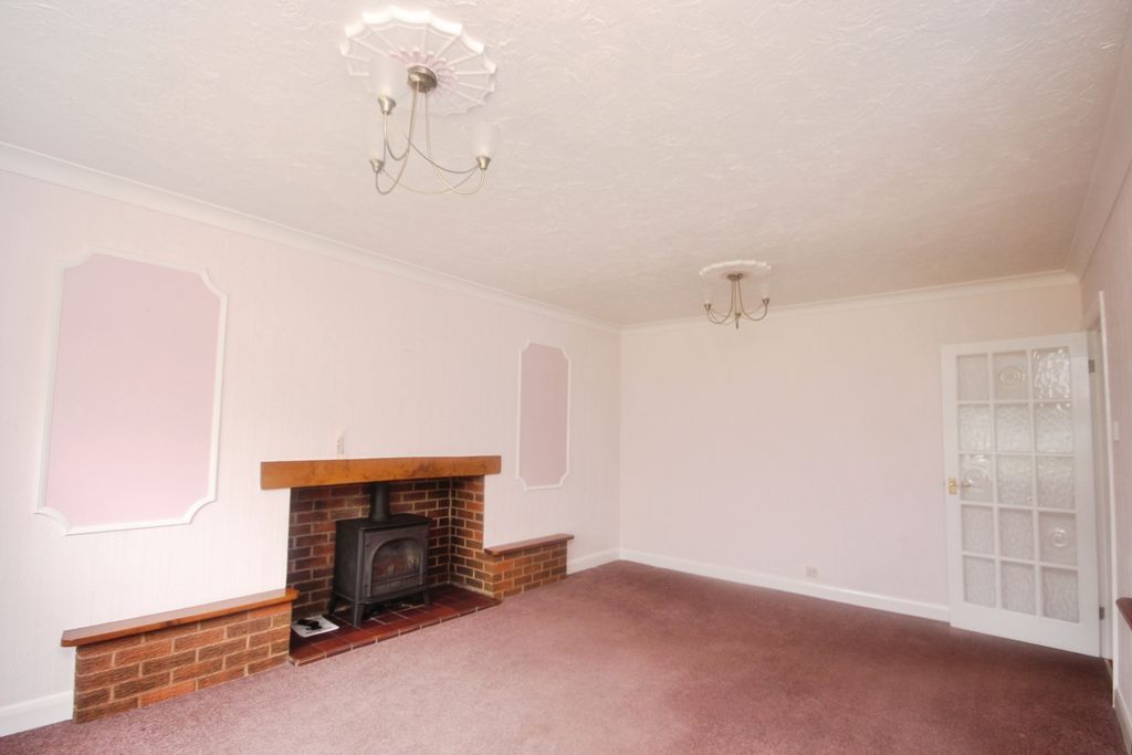 Property photo 3 of 14 Lounge