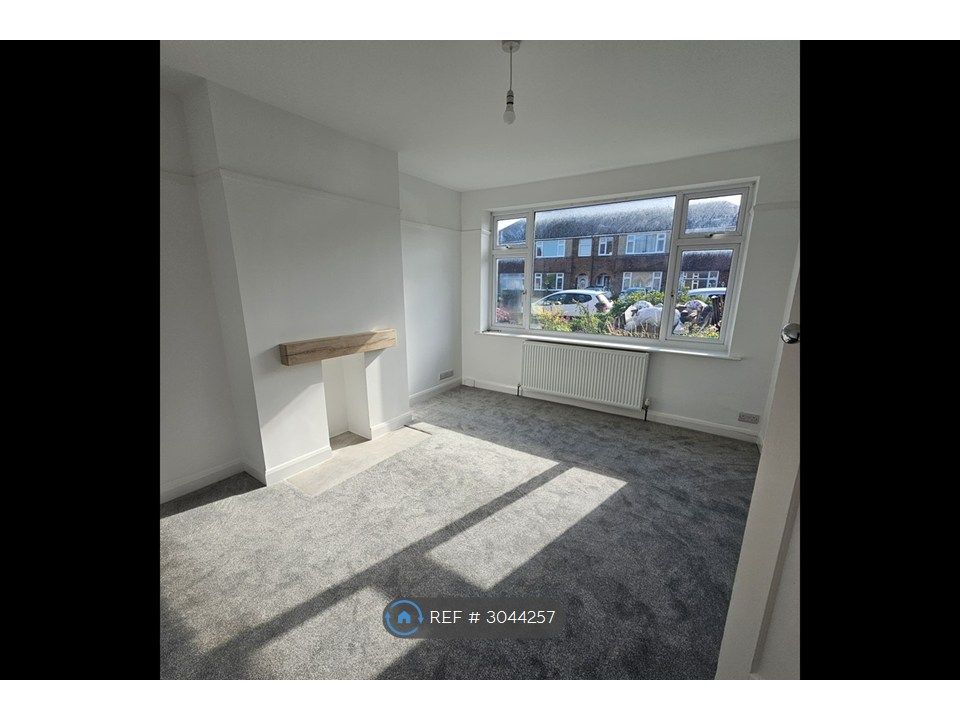 Property photo 2 of 25