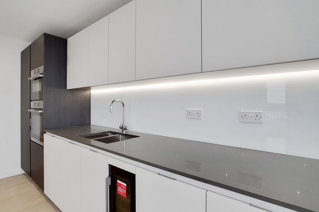 Property photo 3 of 20 3_Kitchen_Recepti...