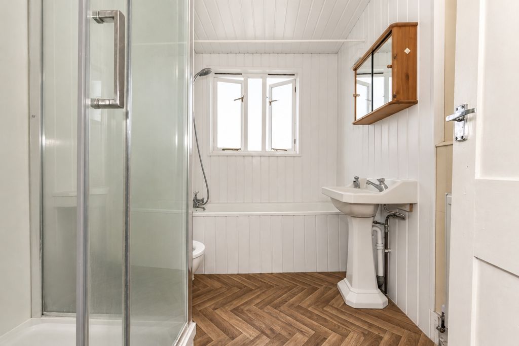 Property photo 3 of 6 Bathroom