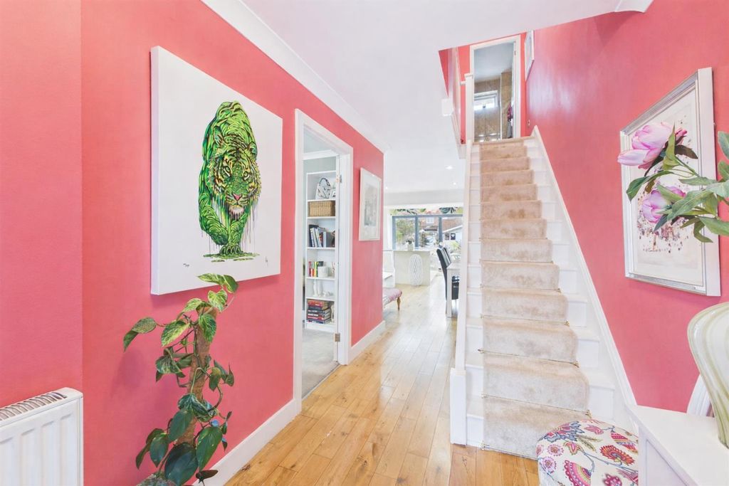 Property photo 2 of 24