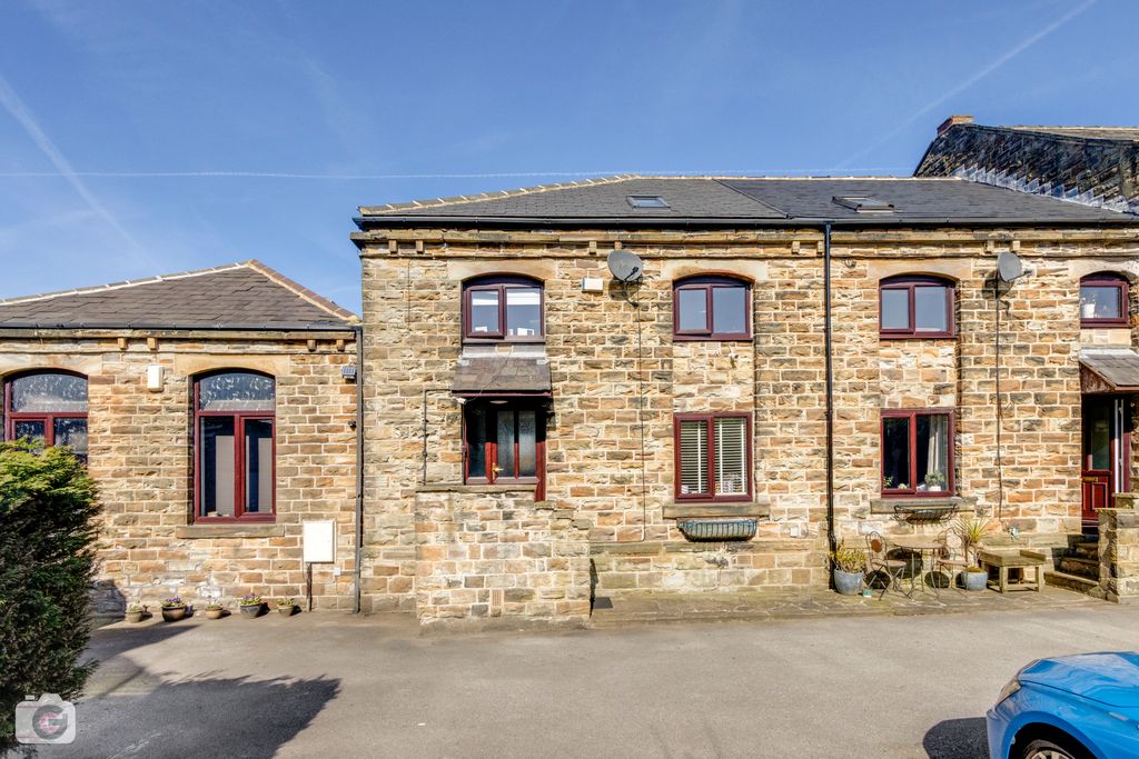 Property photo 1 of 15 Chapel-Mews