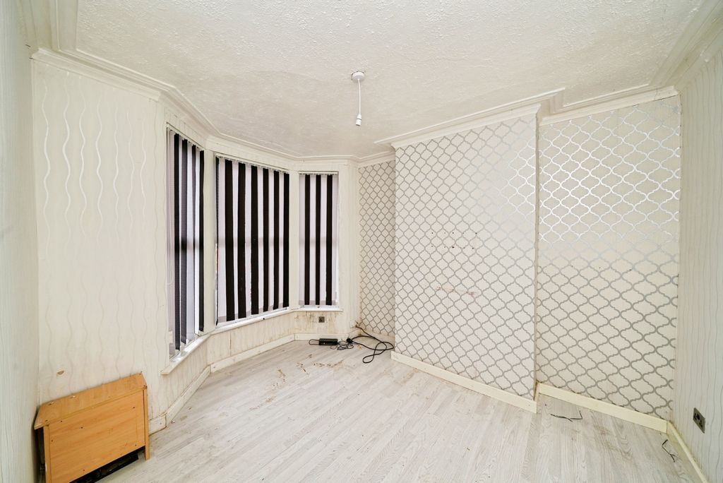 Property photo 2 of 17 Photo