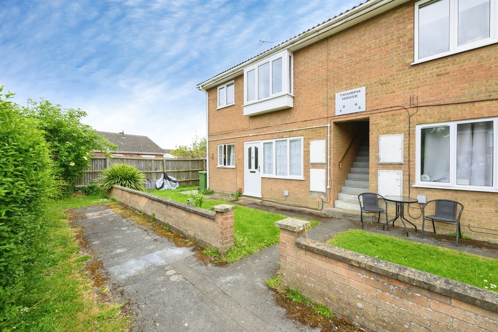 Property photo 1 of 8