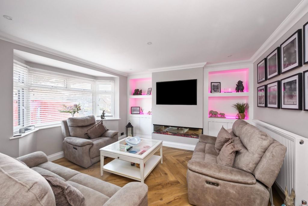 Property photo 2 of 24 Millcross Road, 17-010.Jpg