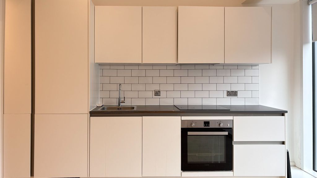 Property photo 2 of 19 Kitchen