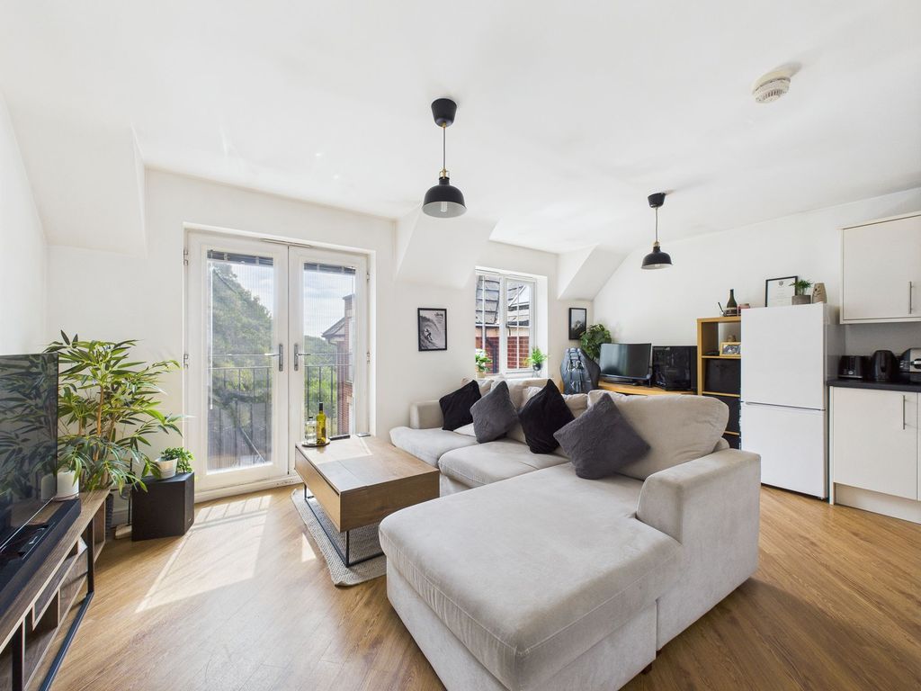 Property photo 3 of 14 Open-Plan Living