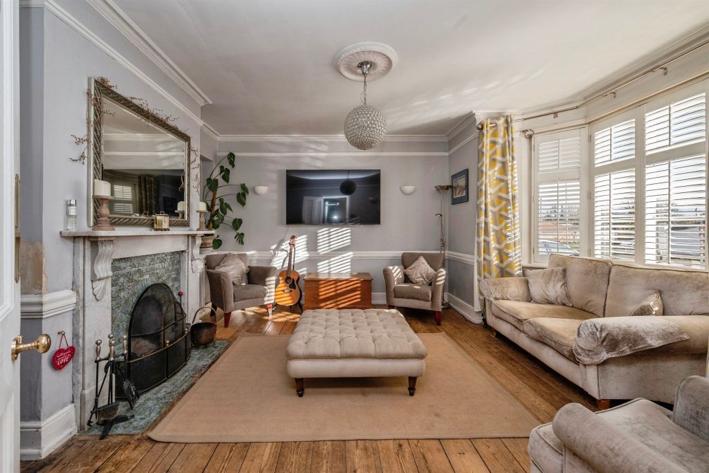 Property photo 3 of 25