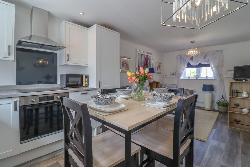 Property photo 3 of 27 4172325