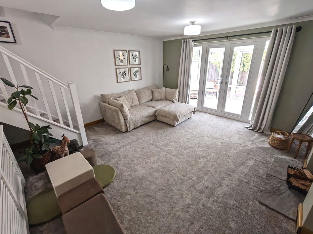 Property photo 2 of 20 Lounge A