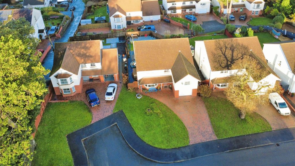 Property photo 2 of 35