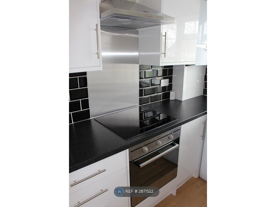 Property photo 3 of 27