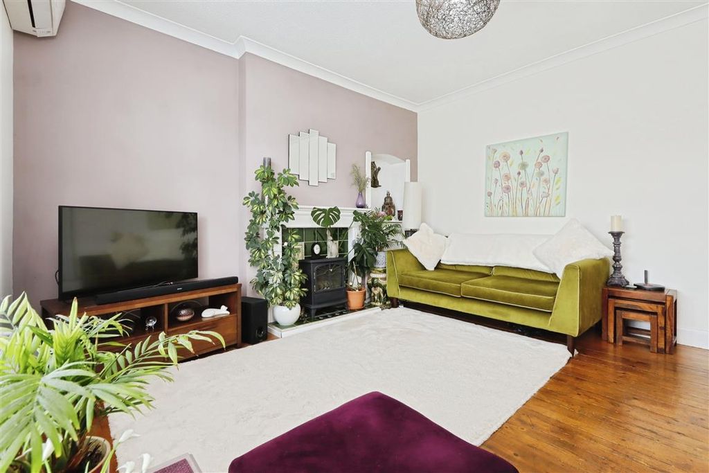 Property photo 2 of 26
