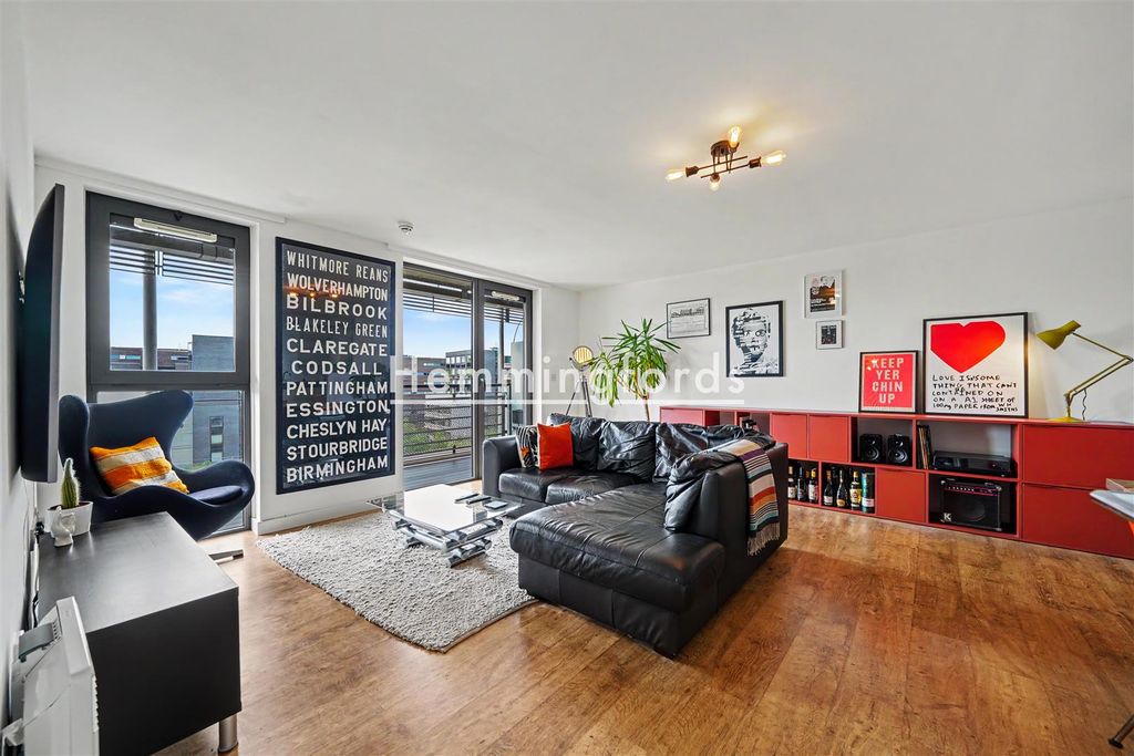 Property photo 1 of 15 Palmers Road E2-2.Jpg
