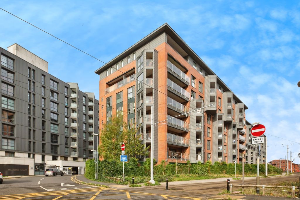 Property photo 1 of 14 Front