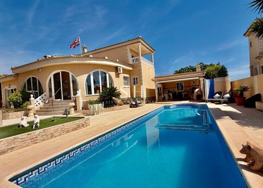 Property photo 1 of 50