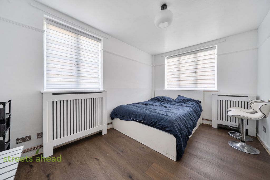 Property photo 2 of 11 56Ad960E-Eef1-436...