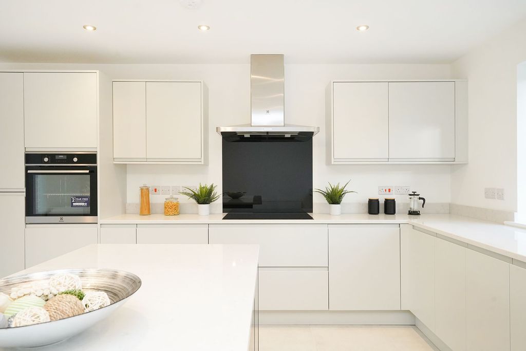 Property photo 3 of 10 Example Kitchen