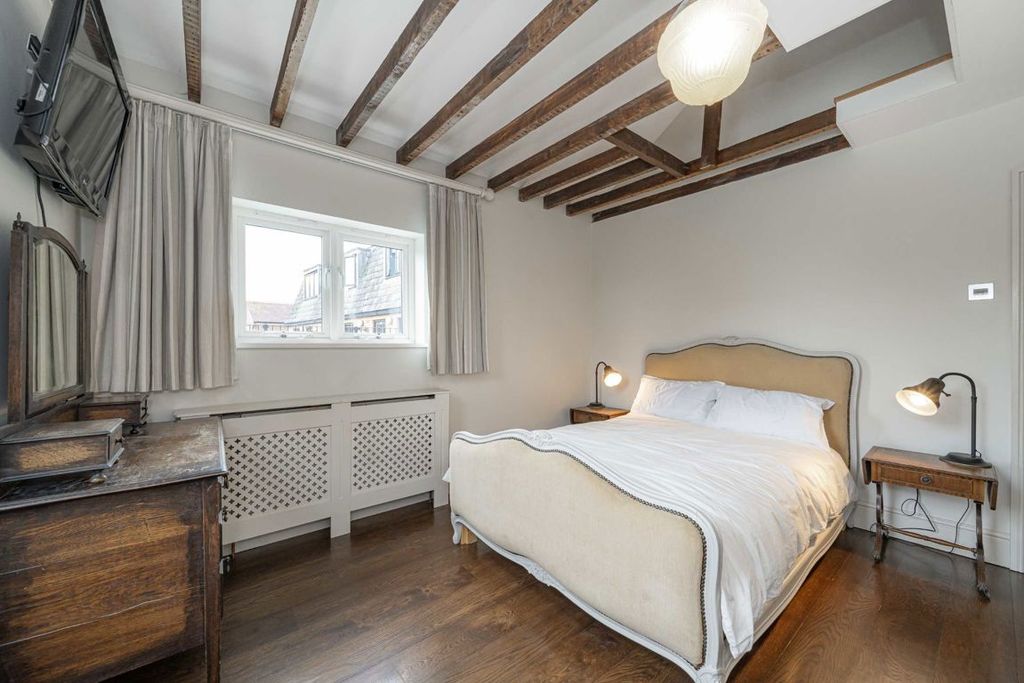 Additional image 10 of 6 bed property for saleUxbridge Road, Hampton TW12