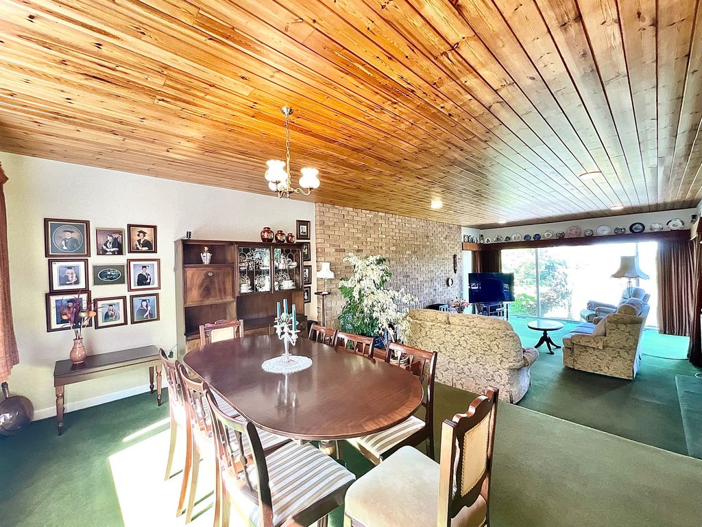 Property photo 2 of 41