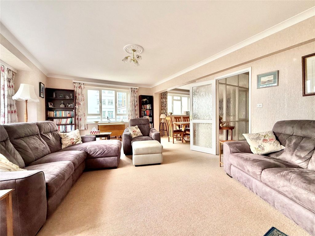 Property photo 2 of 19 Picture No. 18