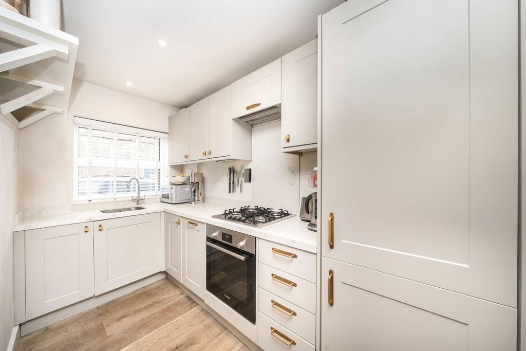 Property photo 3 of 9