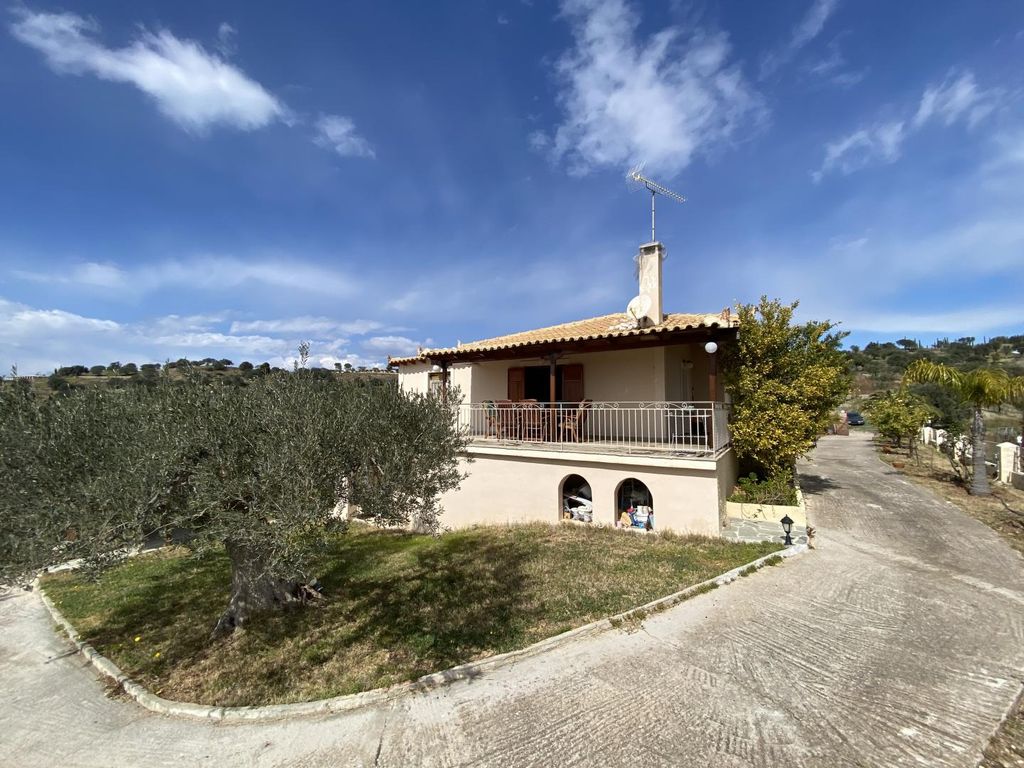 Property photo 2 of 15 Image: 1