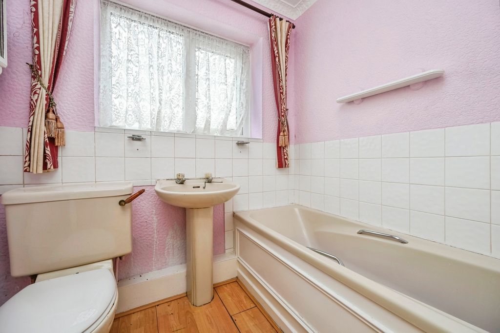 Property photo 3 of 14 Photo