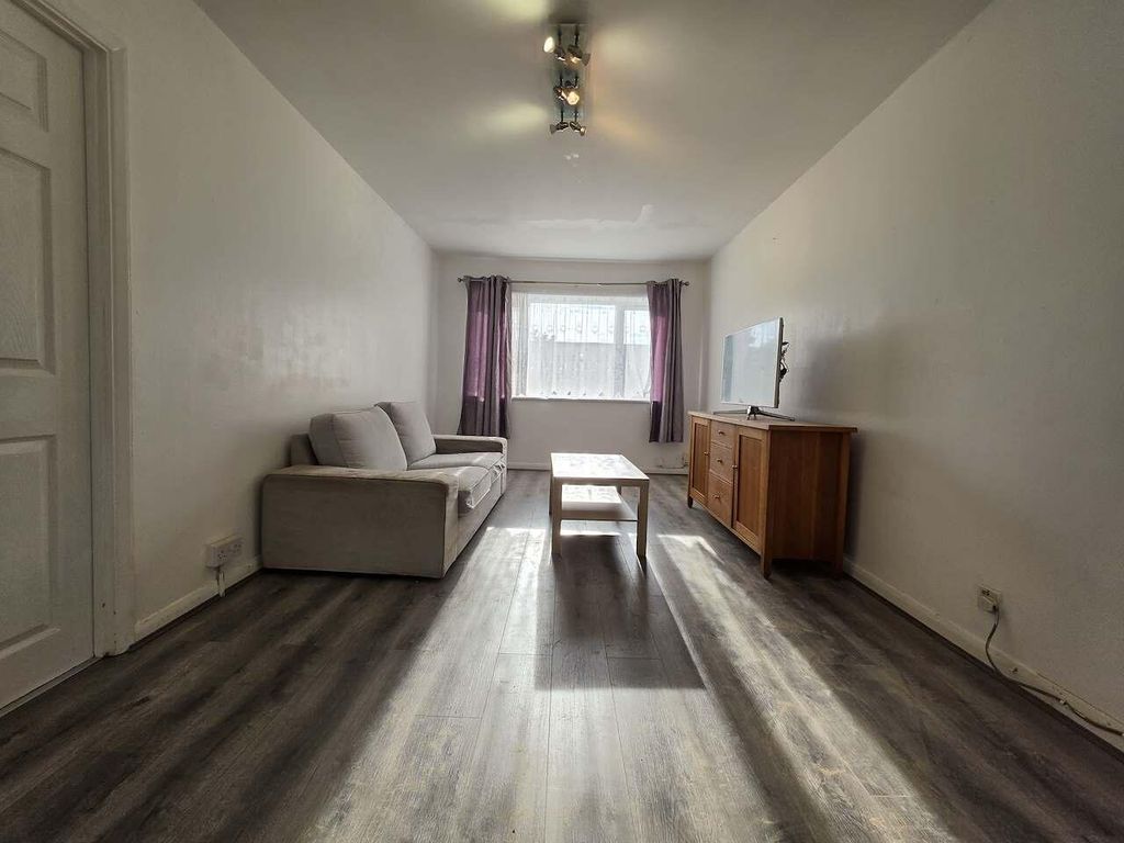 Property photo 1 of 5 Living Room