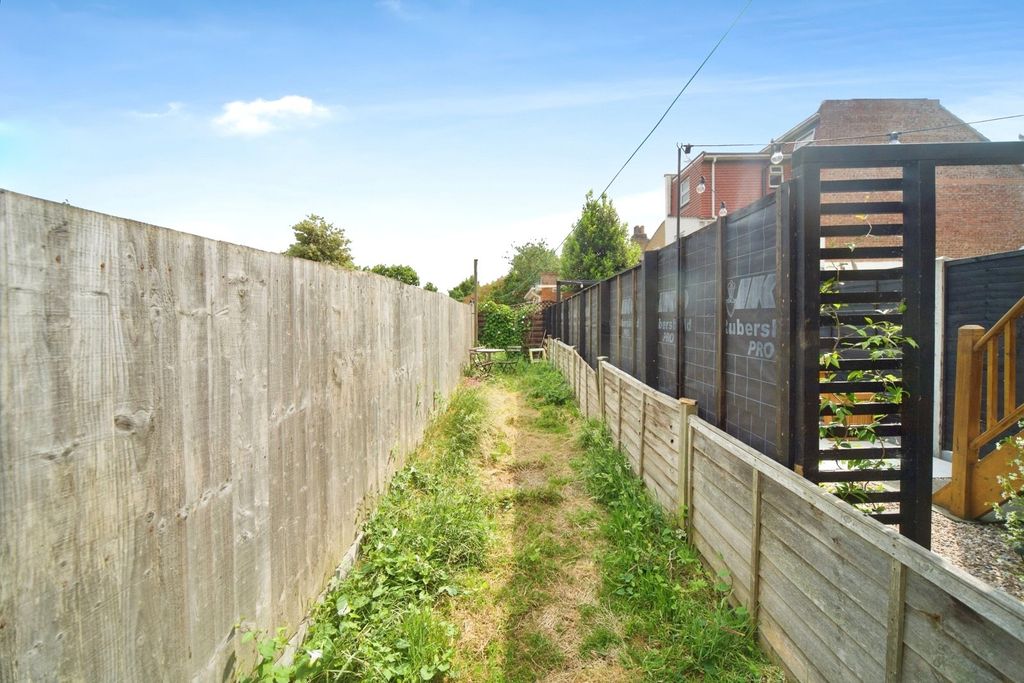 Property photo 2 of 15 Picture No. 26