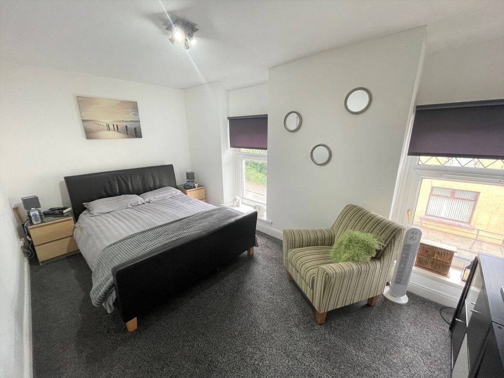Property photo 2 of 24