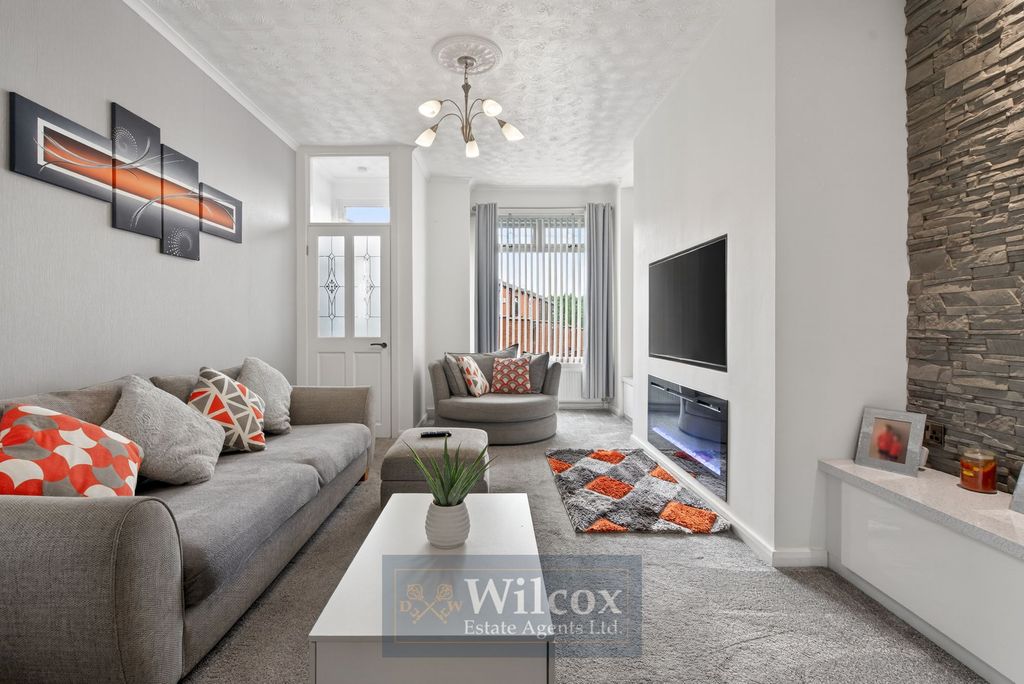 Property photo 2 of 26