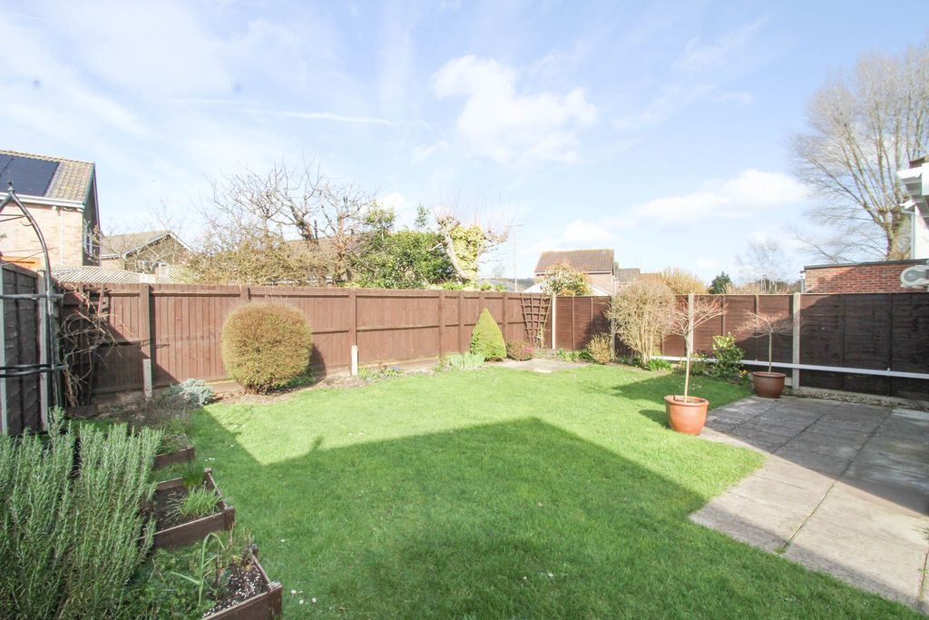 Property photo 3 of 16 Garden